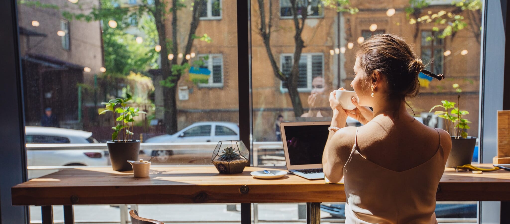Woman at a coffee shop