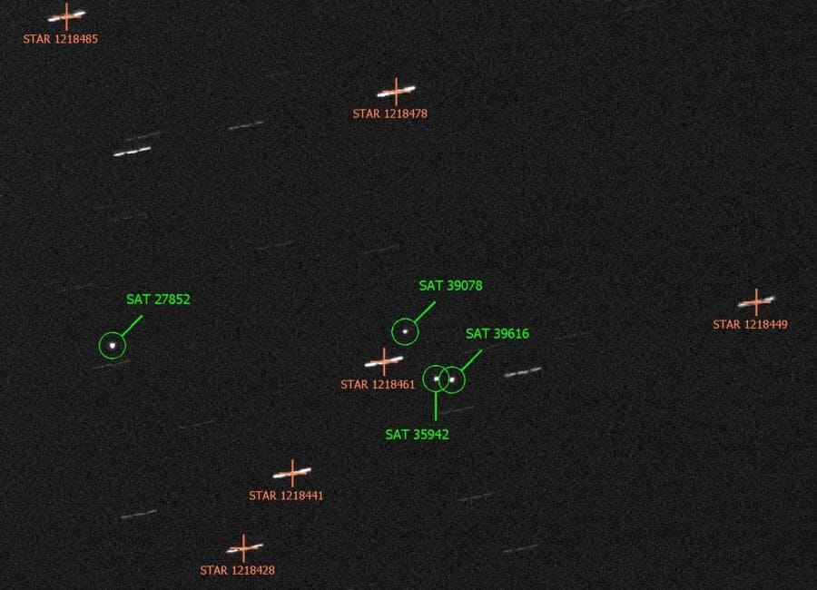 Digital satellite tracking screen